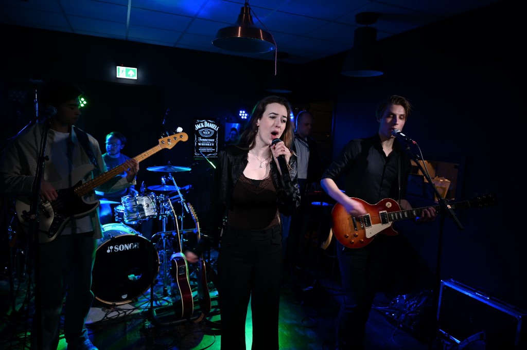 ../Images/10 jaar Ro's Barbershop 092.jpg